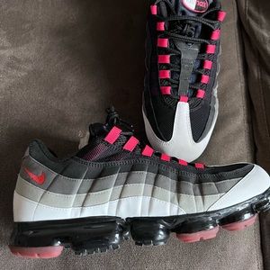 Nike Air VaporMax 95 “Hot Red”